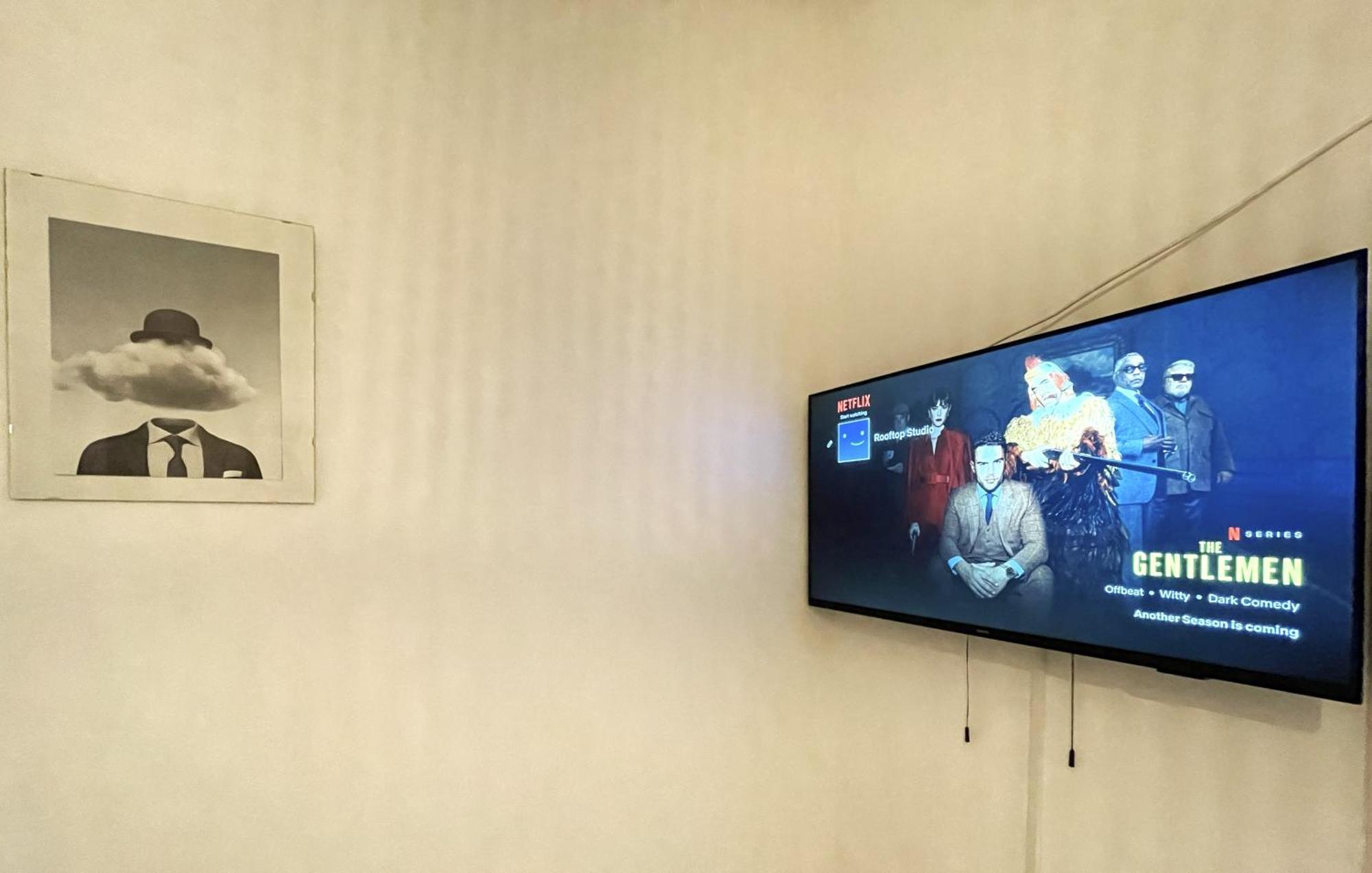 Rooftop Studio In The Heart Of Bucharest W Netflix Extérieur photo